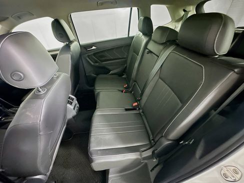 Used 2023 Volkswagen Tiguan SE image 26
