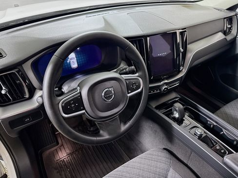 Used 2023 Volvo XC60 B5 Core image 13