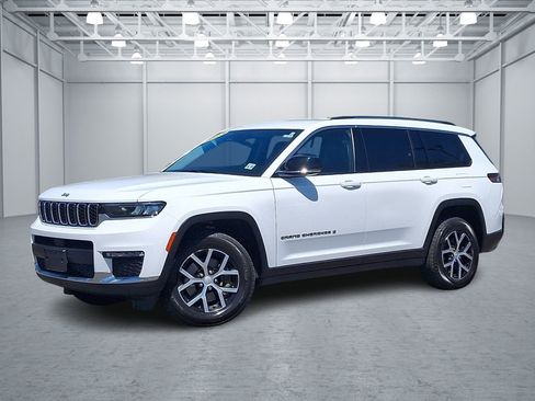 Used 2023 Jeep Grand Cherokee L Limited AWD/4WD image 1
