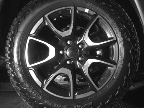 Used 2025 Jeep Compass Trailhawk AWD/4WD image 17