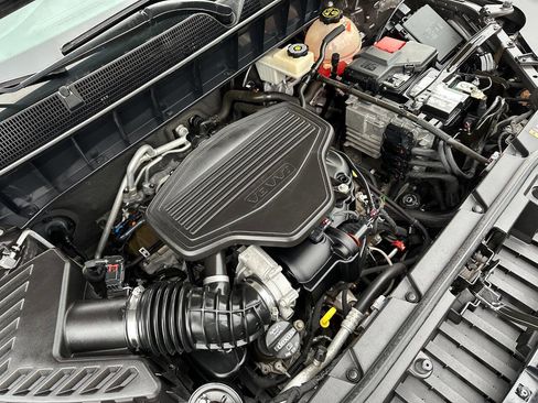 Used 2018 GMC Acadia SLT image 17