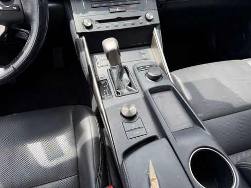 Used 2016 Lexus IS 200t w/ Premium Package RWD image 17