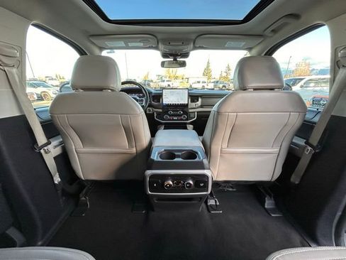 Used 2024 Ford Expedition Limited image 41