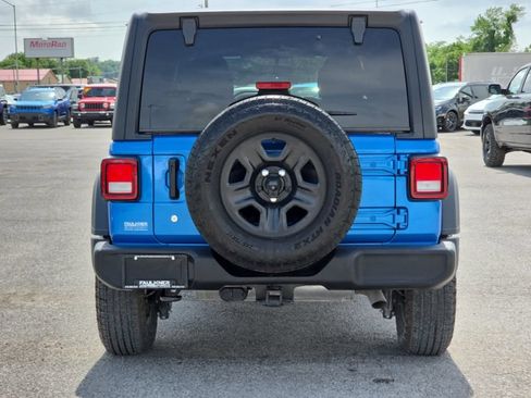 Used 2024 Jeep Wrangler Sport AWD/4WD image 6