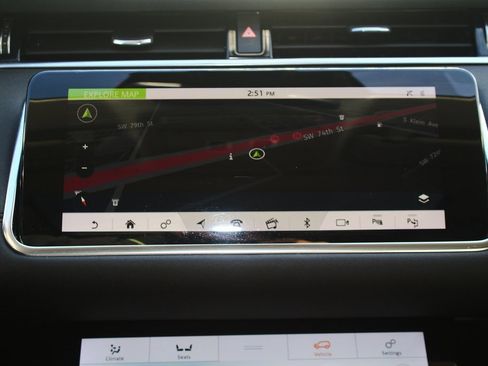 Used 2020 Land Rover Range Rover Evoque SE image 18