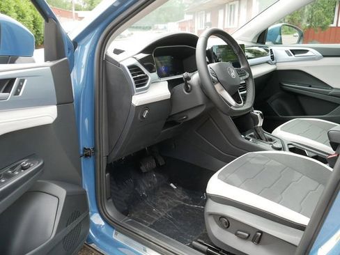 New 2026 Volkswagen Taos SE AWD/4WD image 7