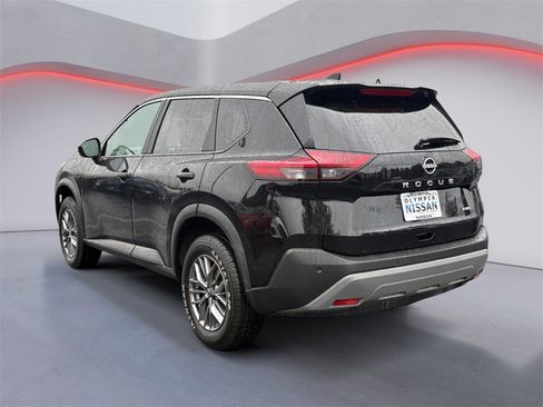 Used 2023 Nissan Rogue S image 3