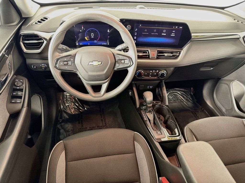 Used 2025 Chevrolet TrailBlazer LS w/ LS Convenience Package FWD image 21
