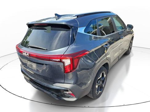 Used 2024 Kia Seltos EX FWD image 5