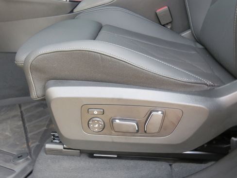 New 2025 BMW X3 xDrive30i w/ Convenience Package image 12