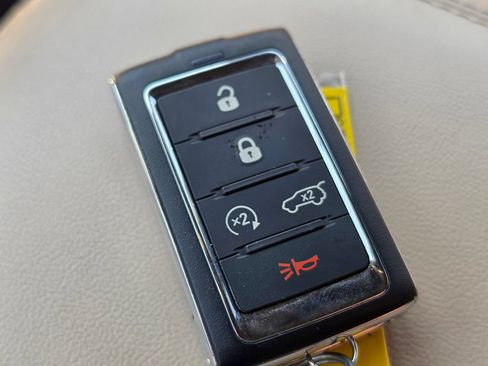 Used 2023 Jeep Grand Cherokee Limited w/ Black Appearance Package AWD/4WD image 29