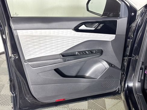 Used 2022 Volkswagen Taos S w/ IQ Drive S Package image 10