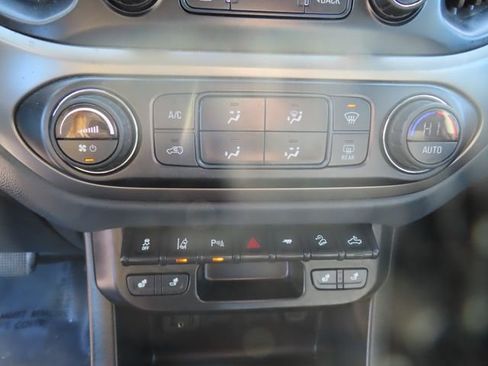 Used 2021 Chevrolet Colorado Z71 w/ Safety Package image 34