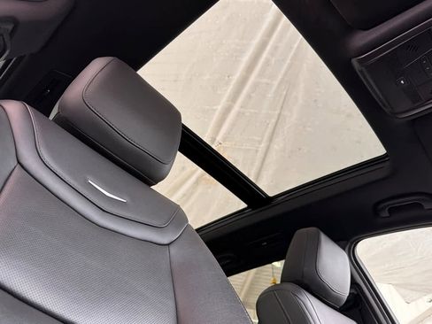 Used 2023 Cadillac XT6 Sport w/ Technology Package image 17