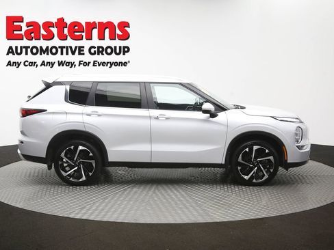 Used 2024 Mitsubishi Outlander SE AWD/4WD image 44