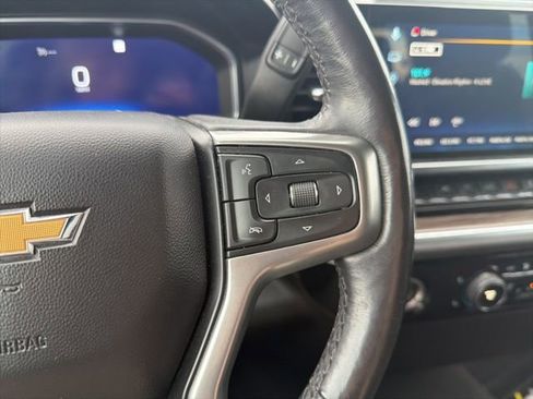 Used 2022 Chevrolet Silverado 1500 LT AWD/4WD image 39