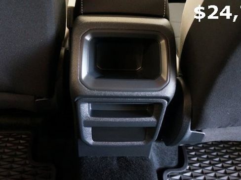 Certified 2025 Volkswagen Taos S image 38