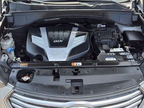 Used 2017 Hyundai Santa Fe Limited image 10