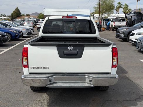 Used 2018 Nissan Frontier SV image 7