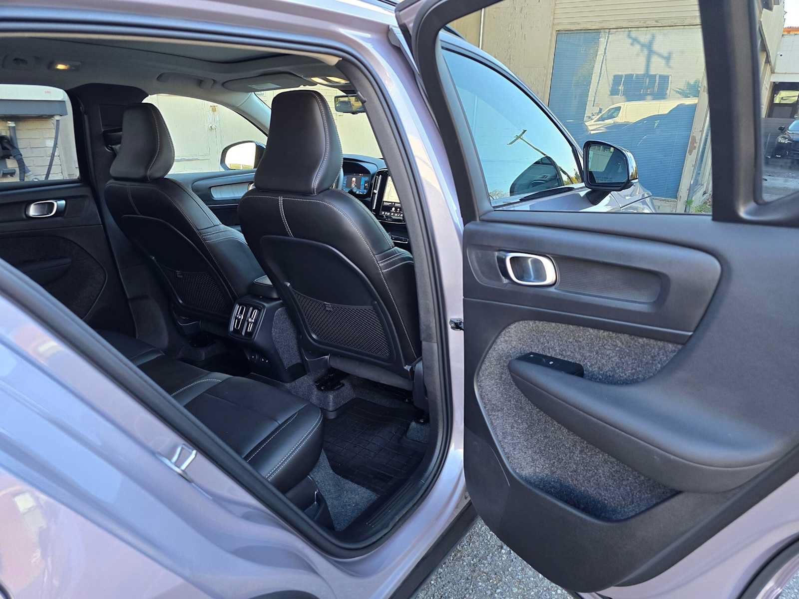 Used 2026 Volvo XC40 B5 Ultra w/ Protection Package Premier AWD/4WD image 13