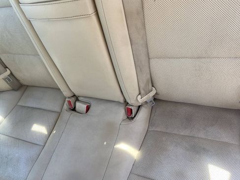 Used 2013 Lexus ES 300h w/ Luxury Pkg FWD image 14