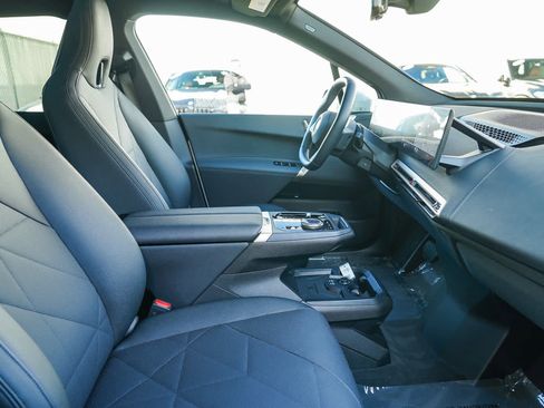 Used 2025 BMW iX xDrive50 image 17