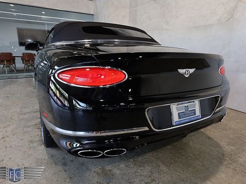 Used 2022 Bentley Continental GT V8 image 46
