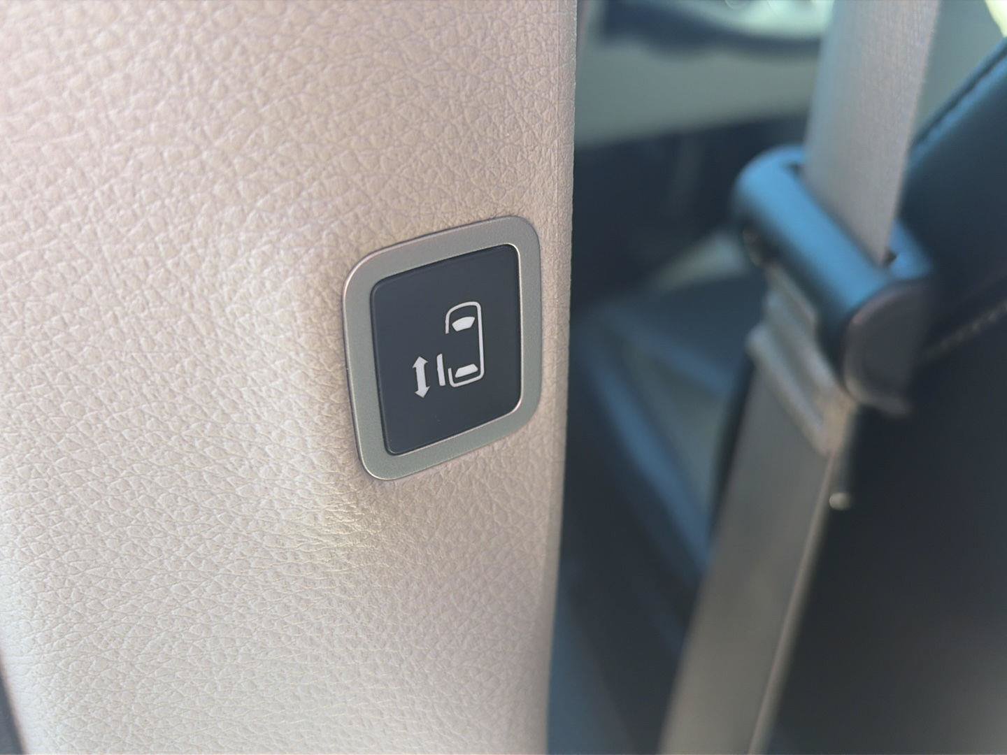 Used 2024 Chrysler Pacifica Touring-L FWD image 15