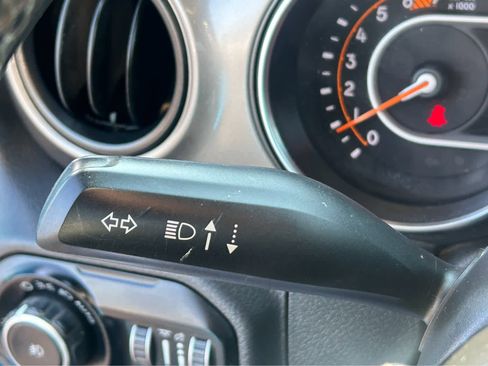 Used 2021 Jeep Wrangler Sport S image 22