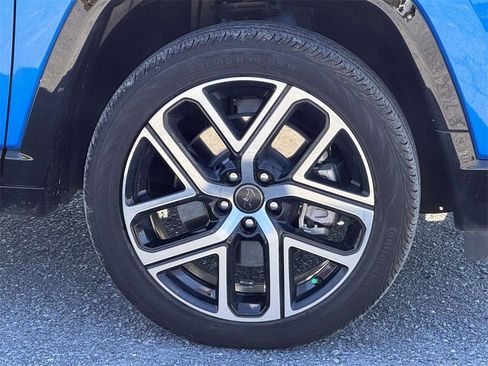 Used 2025 Jeep Compass Limited w/ Elite Group image 12