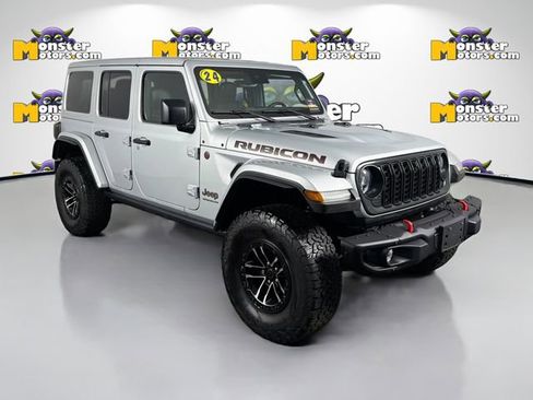 Used 2024 Jeep Wrangler Unlimited Rubicon AWD/4WD image 3