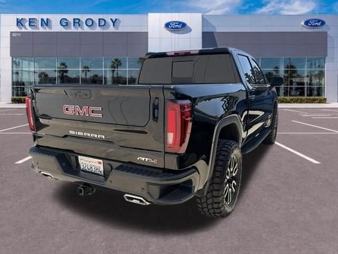 Used 2025 GMC Sierra 1500 AT4 w/ AT4 Premium Package AWD/4WD image 5