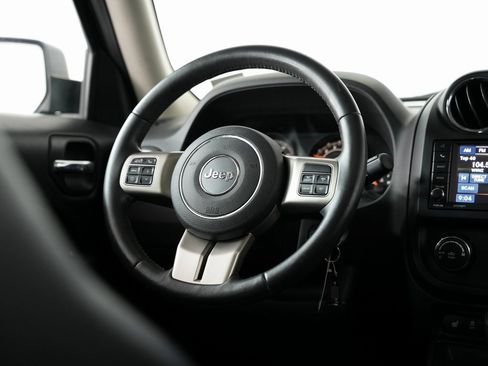 Used 2016 Jeep Patriot High Altitude image 11
