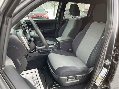 Certified 2021 Toyota Tacoma TRD Off-Road image 13