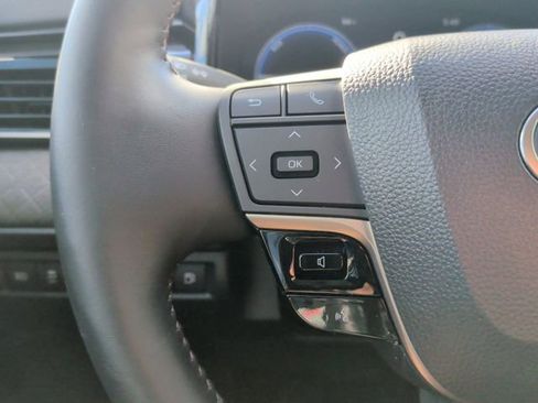 Used 2025 Toyota Camry XLE w/ Premium Plus Package FWD image 18