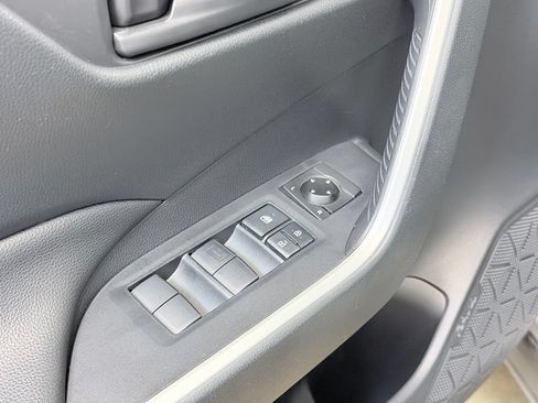 Used 2019 Toyota RAV4 LE w/ Carpet Mat Package AWD/4WD image 10