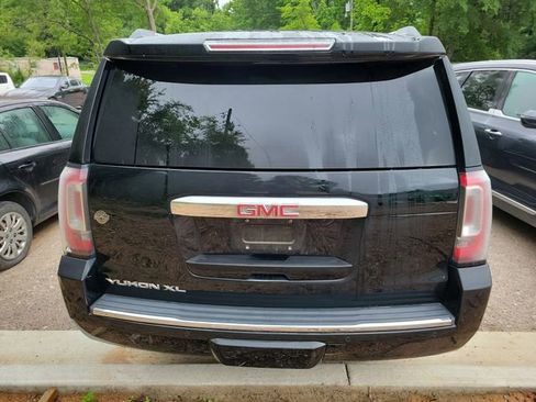 Used 2020 GMC Yukon XL Denali w/ Open Road Package AWD/4WD image 5