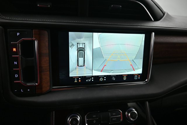 Used 2023 GMC Yukon Denali Ultimate AWD/4WD image 10