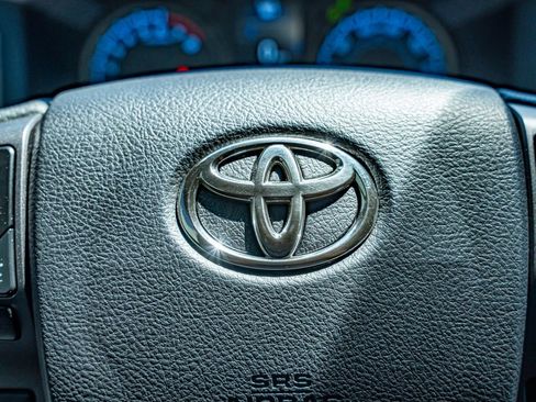 Used 2022 Toyota Tacoma TRD Off-Road AWD/4WD image 24