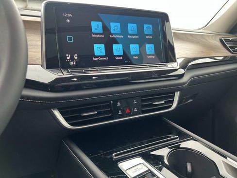 New 2026 Volkswagen Atlas SE FWD image 18