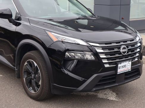 Certified 2025 Nissan Rogue SV AWD/4WD image 5