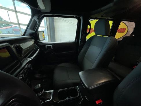 Used 2023 Jeep Wrangler Unlimited w/ Cold Weather Group AWD/4WD image 14