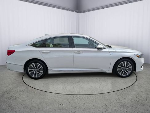 Certified 2022 Honda Accord EX-L image 2