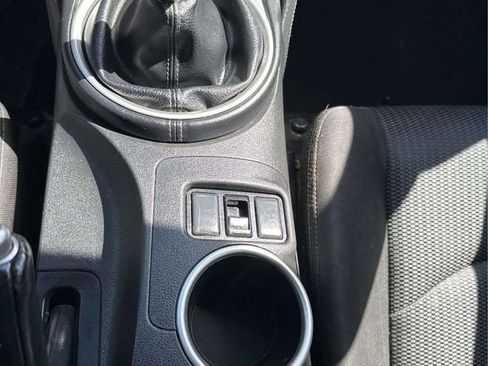 Used 2018 Nissan 370Z Coupe RWD image 18