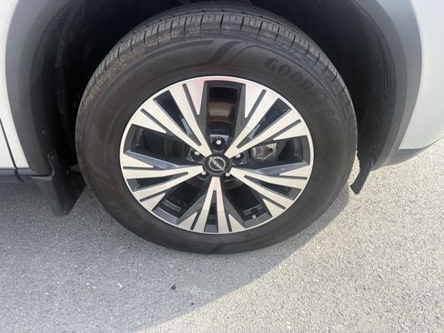 Used 2023 Nissan Rogue SV AWD/4WD image 11