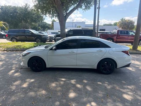 Used 2023 Hyundai Elantra SEL FWD image 9