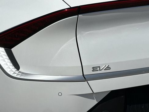Used 2024 Kia EV6 Light RWD image 27