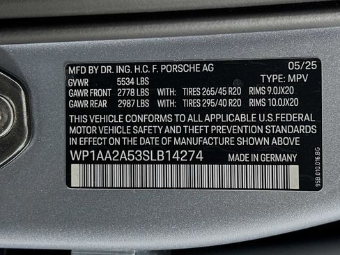 Certified 2025 Porsche Macan image 33