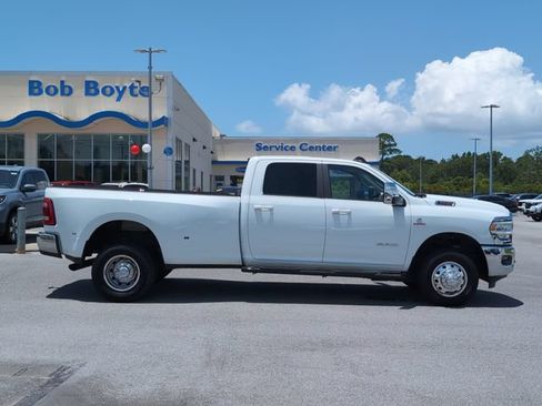 Used 2024 RAM 3500 Laramie AWD/4WD image 2