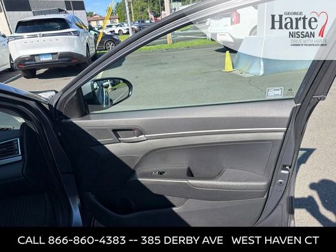 Used 2018 Hyundai Elantra SE w/ SE Connectivity Package 04 FWD image 25